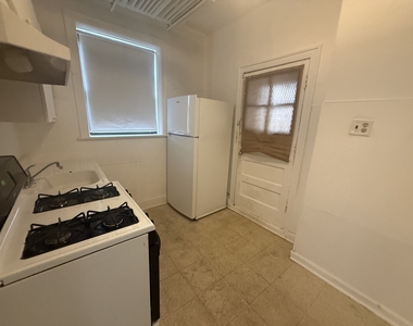 3258 Maple Avenue - Photo Thumbnail 10