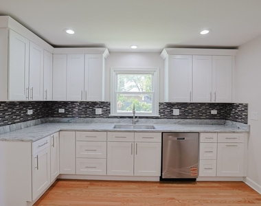 2232 Sprucewood Avenue - Photo Thumbnail 9