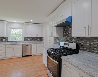 2232 Sprucewood Avenue - Photo Thumbnail 12