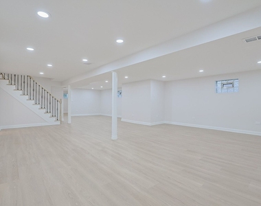 2232 Sprucewood Avenue - Photo Thumbnail 22