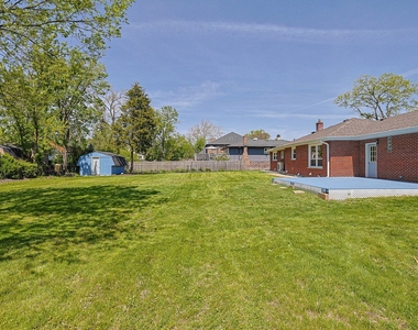 2232 Sprucewood Avenue - Photo Thumbnail 32