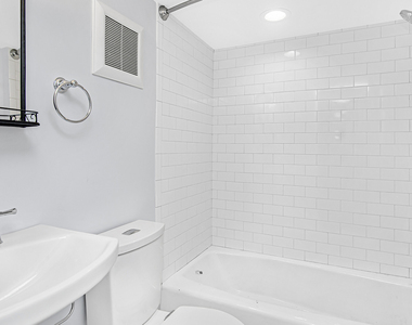 1648 N Sedgwick Street - Photo Thumbnail 6