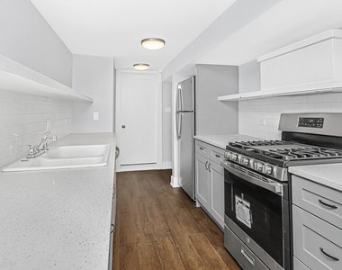 1648 N Sedgwick Street - Photo Thumbnail 3
