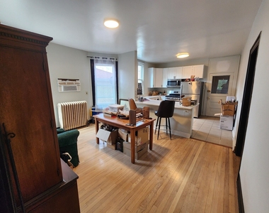 6106 N Washtenaw Avenue - Photo Thumbnail 5