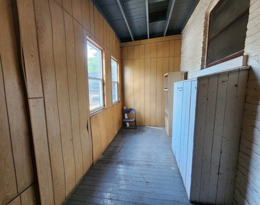 6106 N Washtenaw Avenue - Photo Thumbnail 23