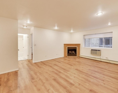 5400 N Sheridan Road - Photo Thumbnail 1