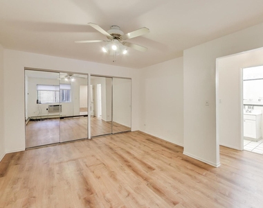 5400 N Sheridan Road - Photo Thumbnail 8