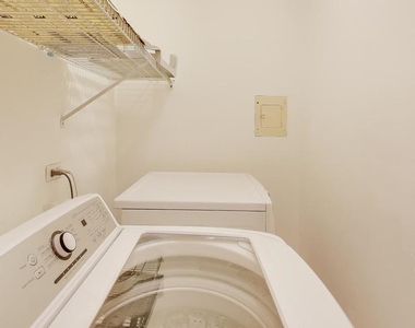 5400 N Sheridan Road - Photo Thumbnail 3