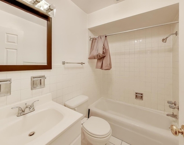 5400 N Sheridan Road - Photo Thumbnail 4