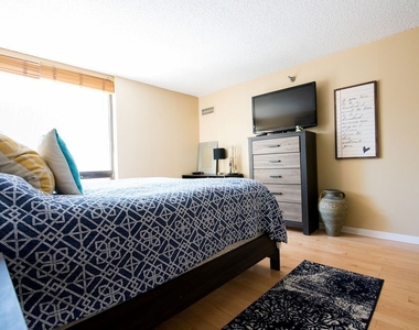 70 W Huron Street - Photo Thumbnail 15