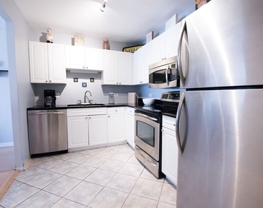 70 W Huron Street - Photo Thumbnail 9