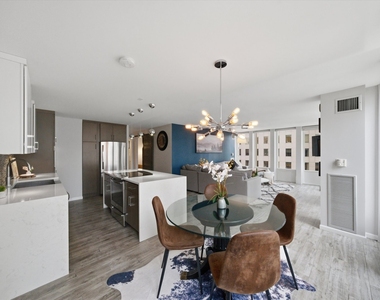 100 E Walton Street - Photo Thumbnail 1