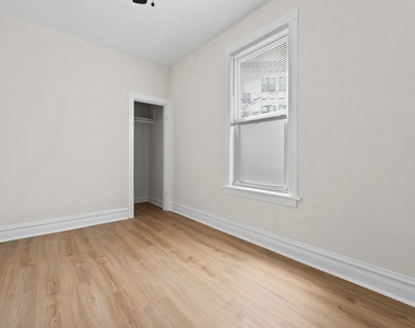 1429 W Barry Avenue - Photo Thumbnail 9