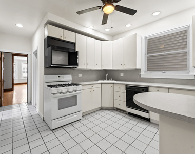 1429 W Barry Avenue - Photo Thumbnail 11