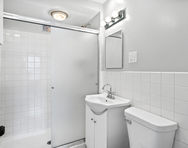 1429 W Barry Avenue - Photo Thumbnail 16