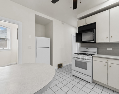 1429 W Barry Avenue - Photo Thumbnail 13