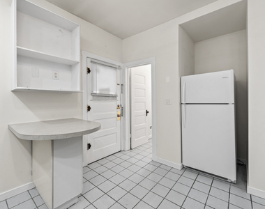 1429 W Barry Avenue - Photo Thumbnail 14