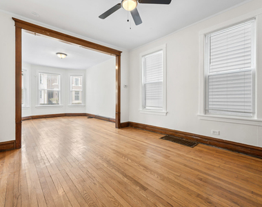1429 W Barry Avenue - Photo Thumbnail 6