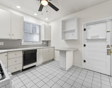 1429 W Barry Avenue - Photo Thumbnail 12