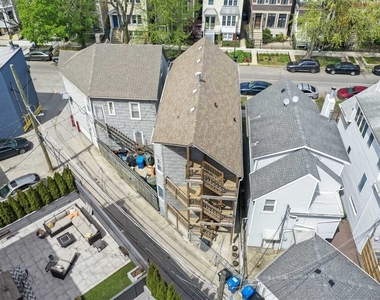 1429 W Barry Avenue - Photo Thumbnail 18
