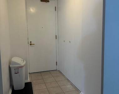 400 E Randolph Street - Photo Thumbnail 11