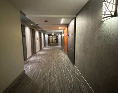 400 E Randolph Street - Photo Thumbnail 7