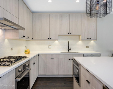 6911 N Western Avenue - Photo Thumbnail 24