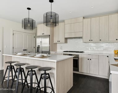 6911 N Western Avenue - Photo Thumbnail 10