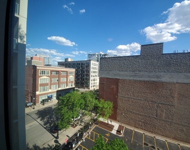 1720 S Michigan Avenue - Photo Thumbnail 10