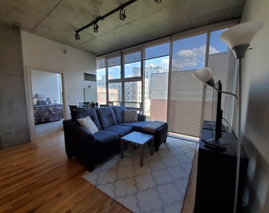 1720 S Michigan Avenue - Photo Thumbnail 1