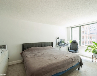 440 N Mcclurg Court - Photo Thumbnail 9