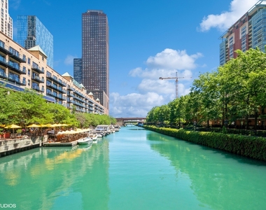 440 N Mcclurg Court - Photo Thumbnail 15