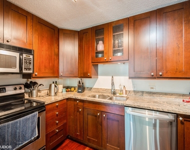440 N Mcclurg Court - Photo Thumbnail 6
