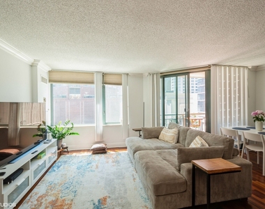 440 N Mcclurg Court - Photo Thumbnail 3