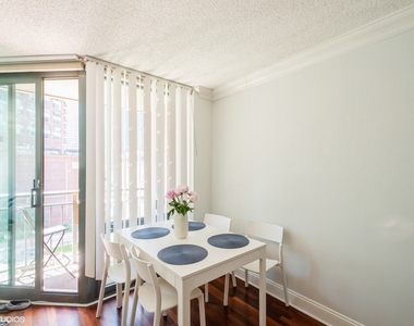 440 N Mcclurg Court - Photo Thumbnail 7