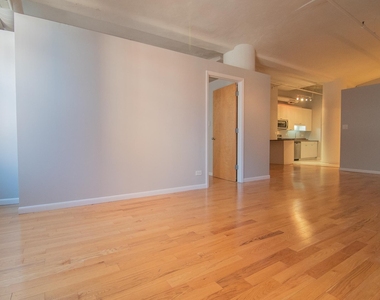 801 S Wells Street - Photo Thumbnail 4