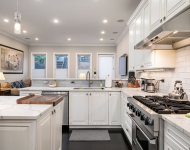 1633 N Wolcott Avenue - Photo Thumbnail 10