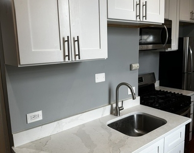 1614 N Harding Avenue - Photo Thumbnail 7