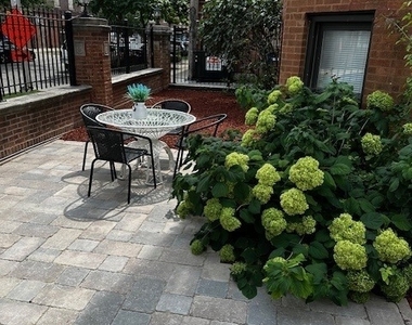 1614 N Harding Avenue - Photo Thumbnail 3