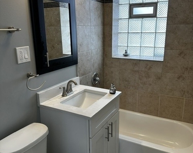 1614 N Harding Avenue - Photo Thumbnail 17