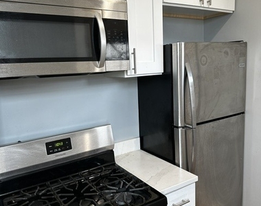 1614 N Harding Avenue - Photo Thumbnail 9