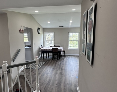202 E Fabish Drive - Photo Thumbnail 10
