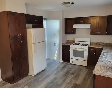 9035 S Euclid Avenue - Photo Thumbnail 3
