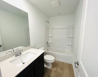 612 Cassia Court - Photo Thumbnail 17