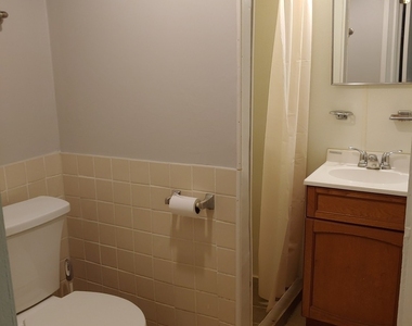 1422 Oakwood Avenue - Photo Thumbnail 6