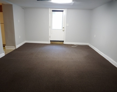 1422 Oakwood Avenue - Photo Thumbnail 4