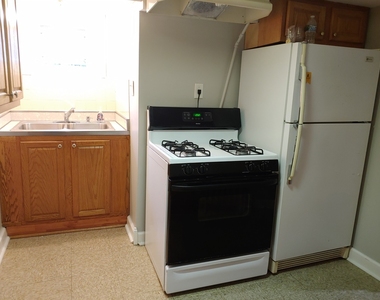 1422 Oakwood Avenue - Photo Thumbnail 7