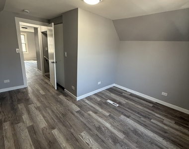 18343 Oakwood Avenue - Photo Thumbnail 6
