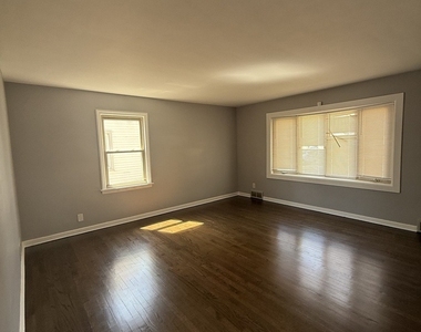 18343 Oakwood Avenue - Photo Thumbnail 12