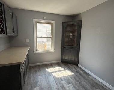 18343 Oakwood Avenue - Photo Thumbnail 4